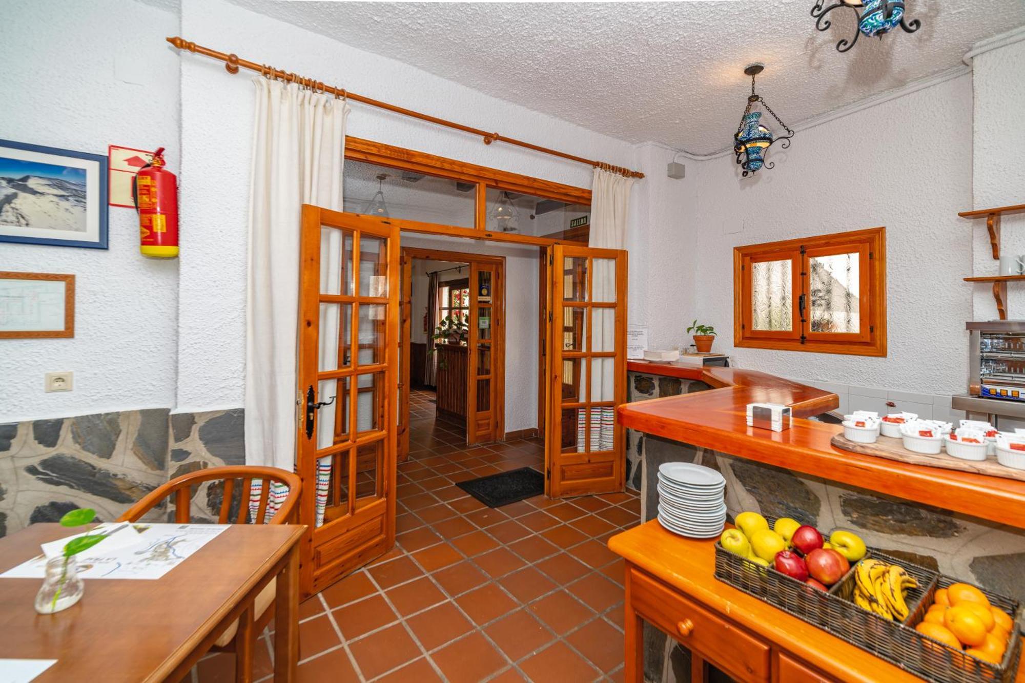 Hotel La Fragua I Тревелес Экстерьер фото
