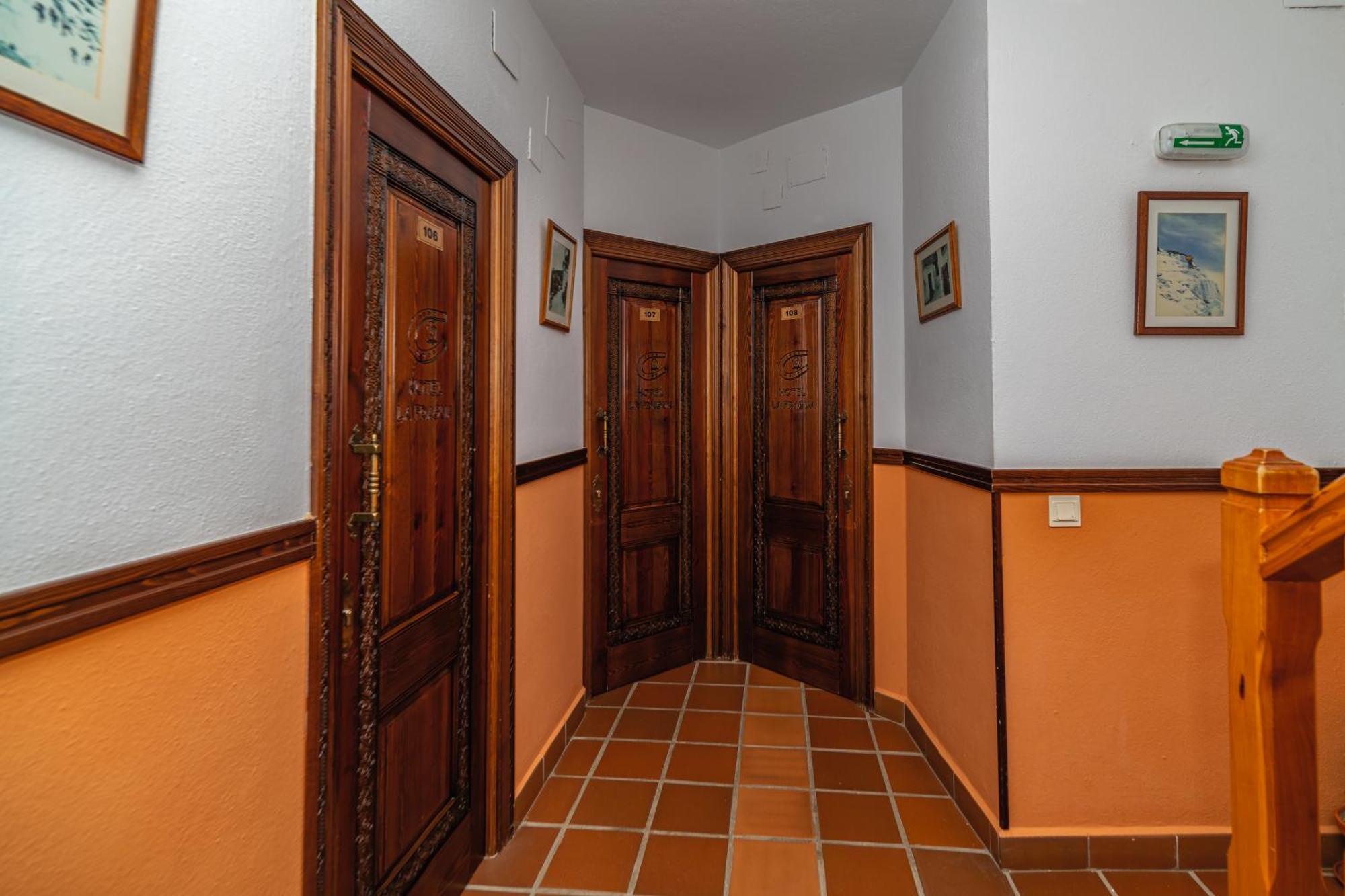 Hotel La Fragua I Тревелес Экстерьер фото