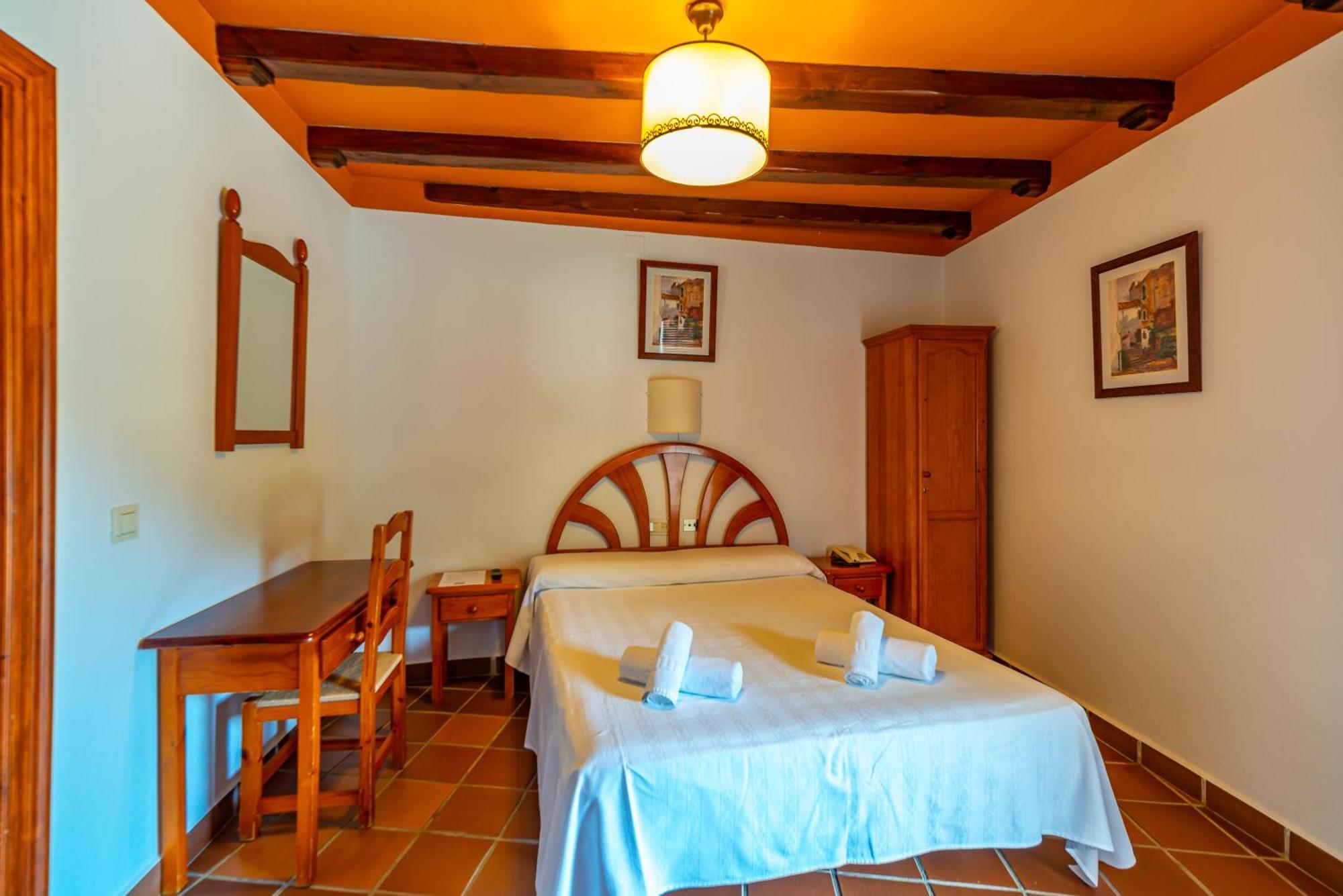Hotel La Fragua I Тревелес Экстерьер фото