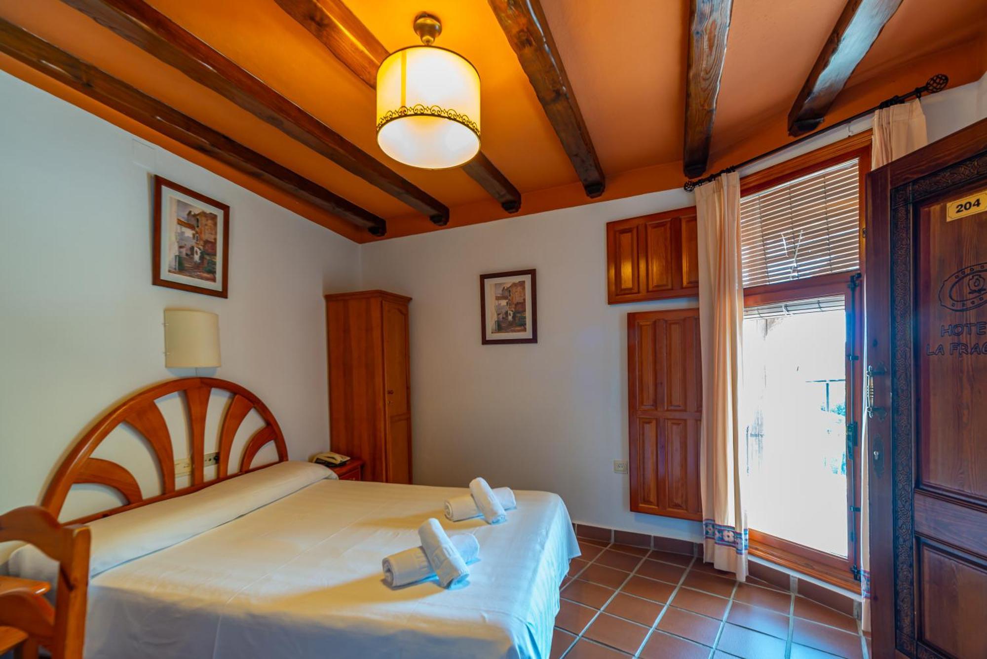 Hotel La Fragua I Тревелес Экстерьер фото