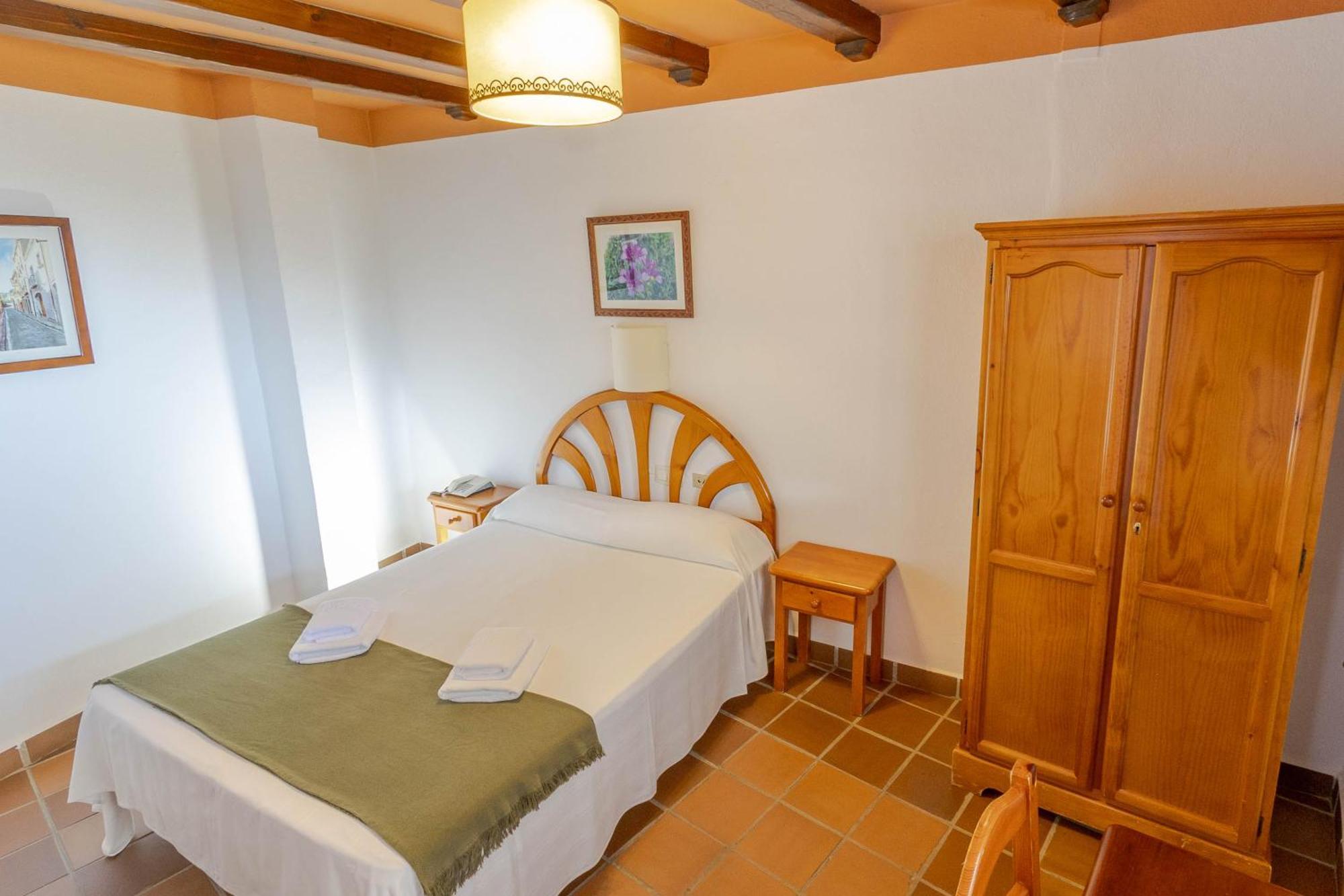 Hotel La Fragua I Тревелес Экстерьер фото