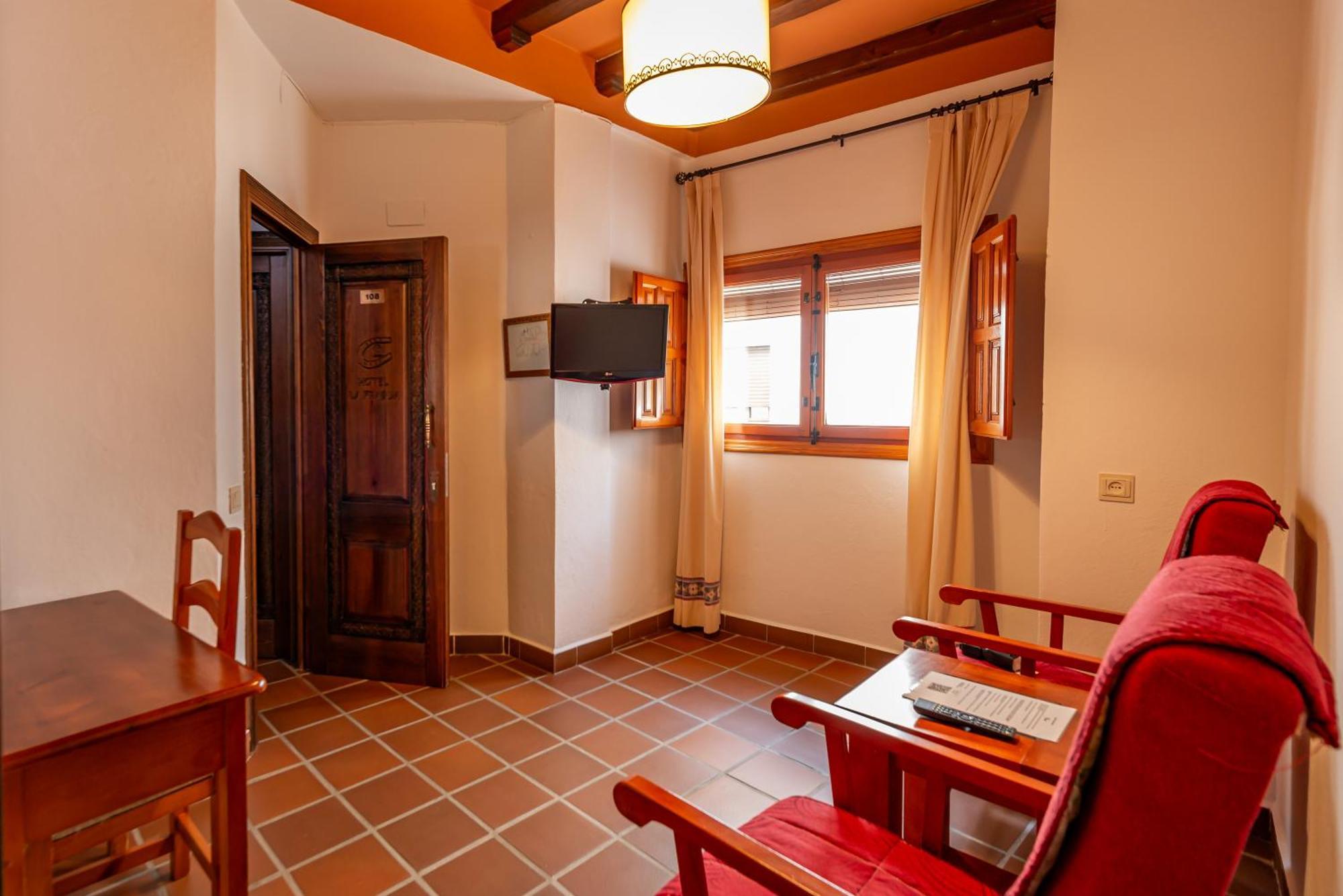 Hotel La Fragua I Тревелес Экстерьер фото