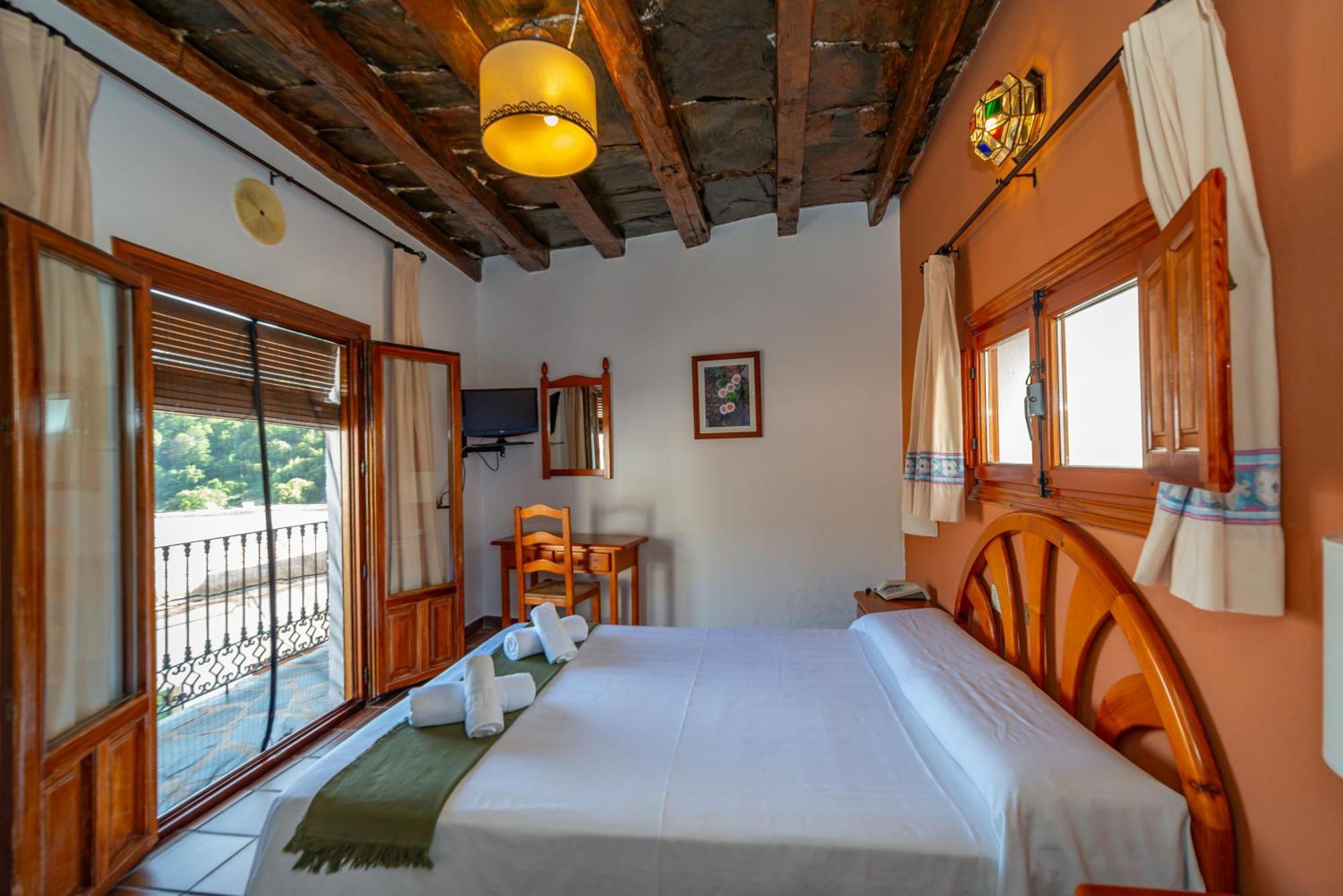 Hotel La Fragua I Тревелес Экстерьер фото