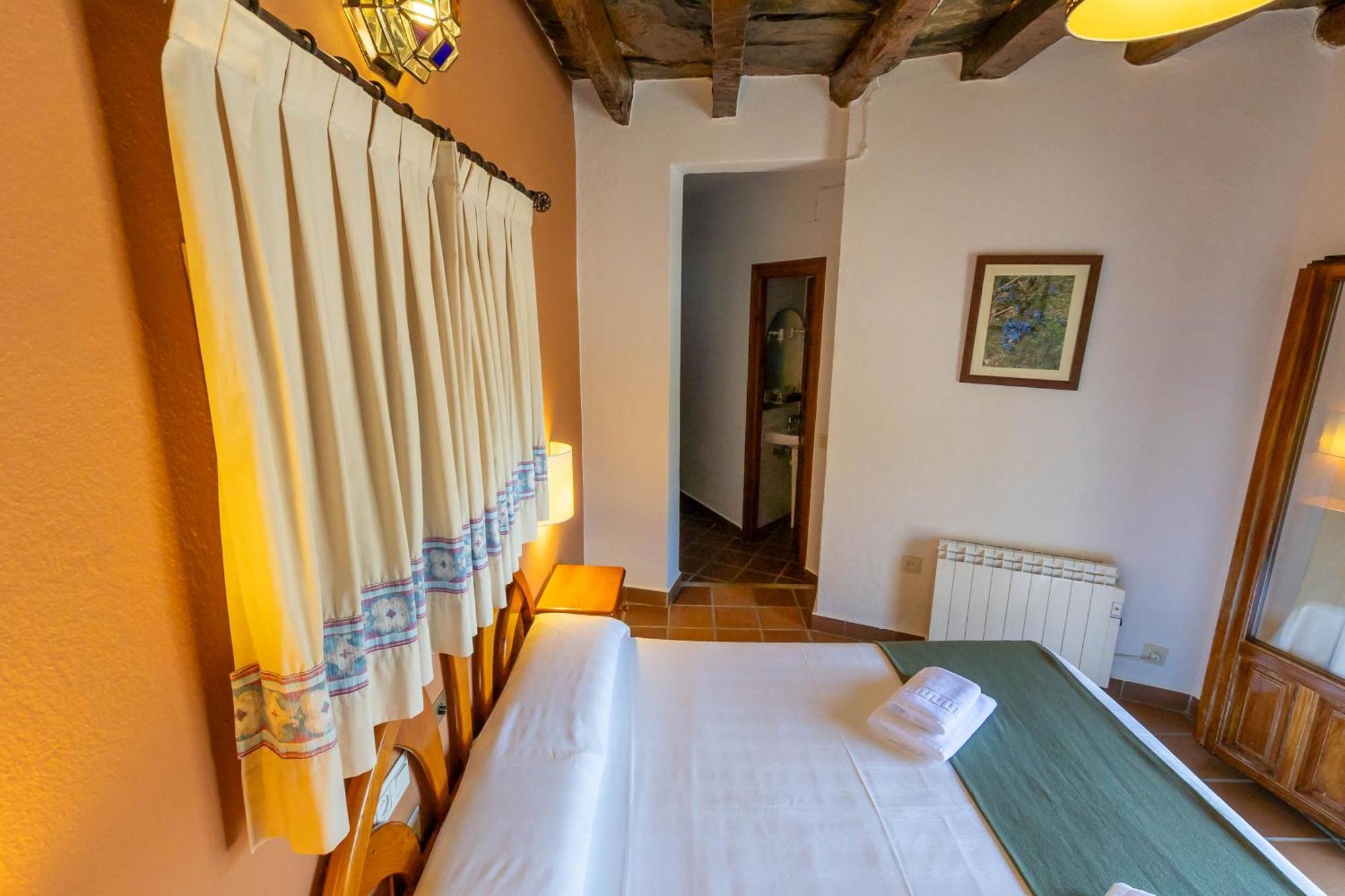 Hotel La Fragua I Тревелес Экстерьер фото