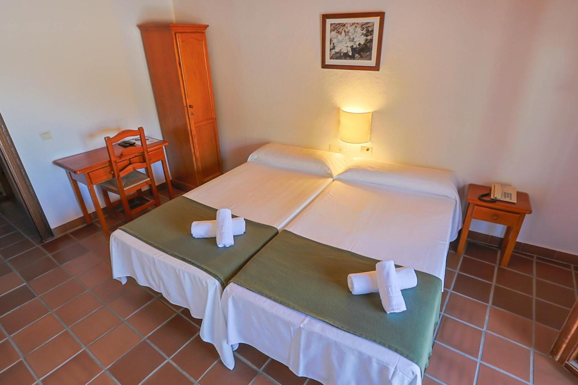 Hotel La Fragua I Тревелес Экстерьер фото